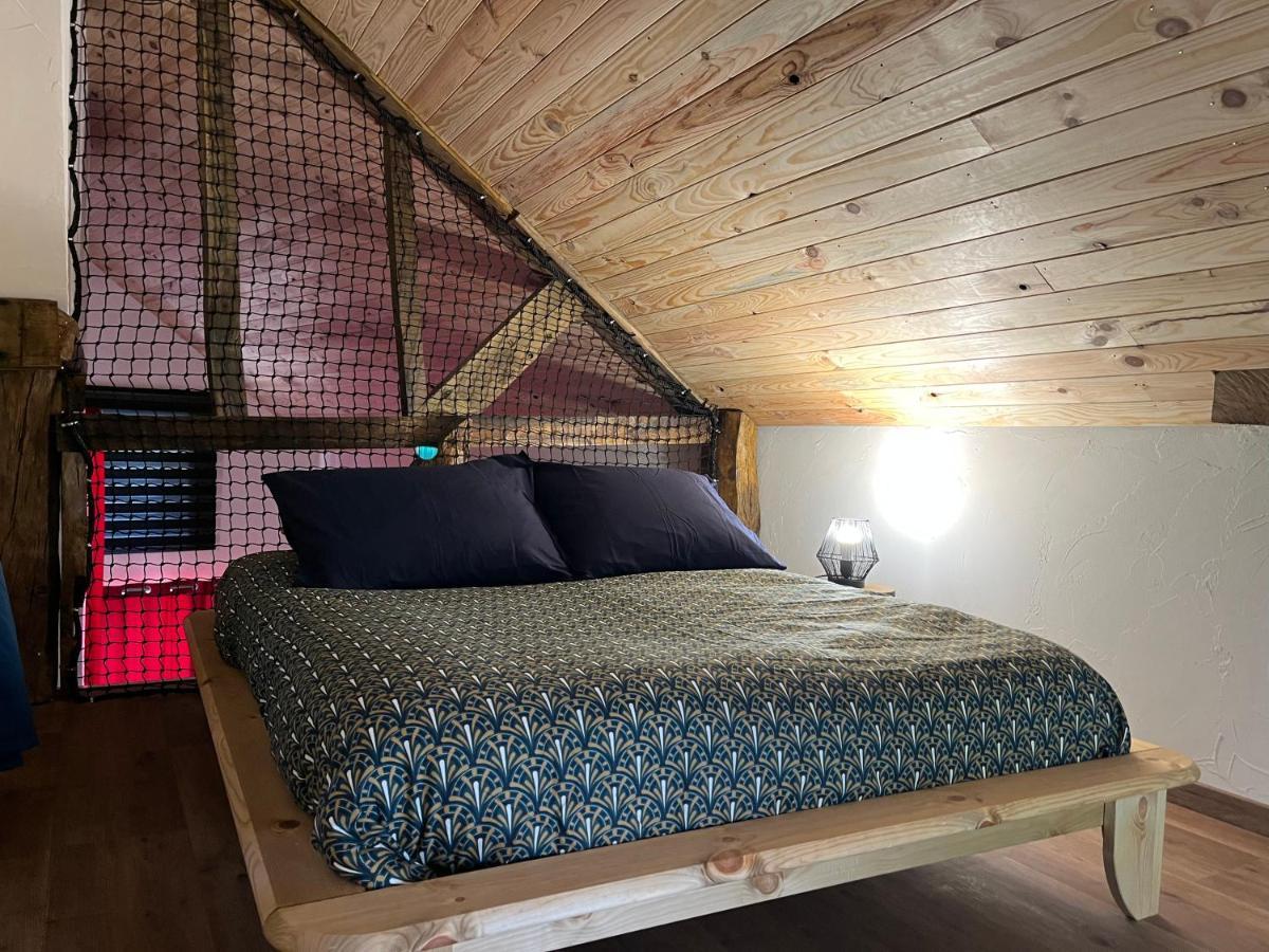 Maison D'Hote Avec Sauna Et Jacuzzi A La Campagne Les Portes du Coglais Екстер'єр фото