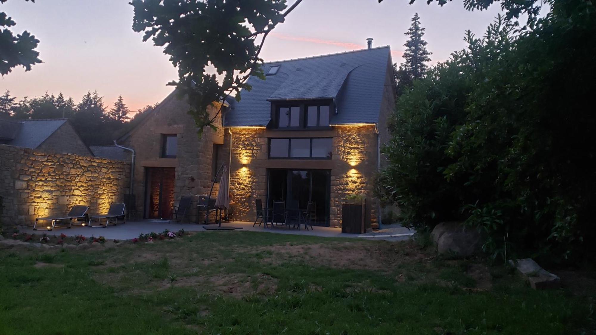 Maison D'Hote Avec Sauna Et Jacuzzi A La Campagne Les Portes du Coglais Екстер'єр фото